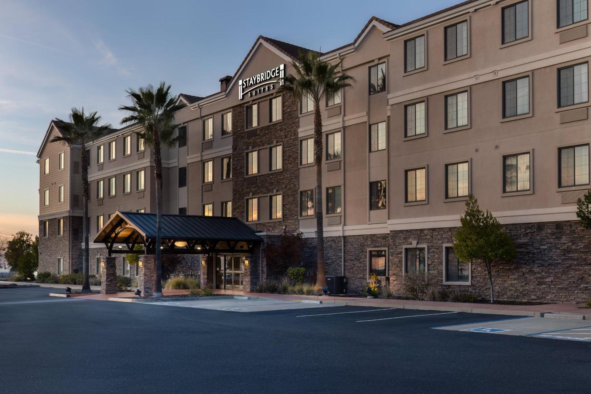 Staybridge Suites Sacramento-Folsom By Ihg מראה חיצוני תמונה