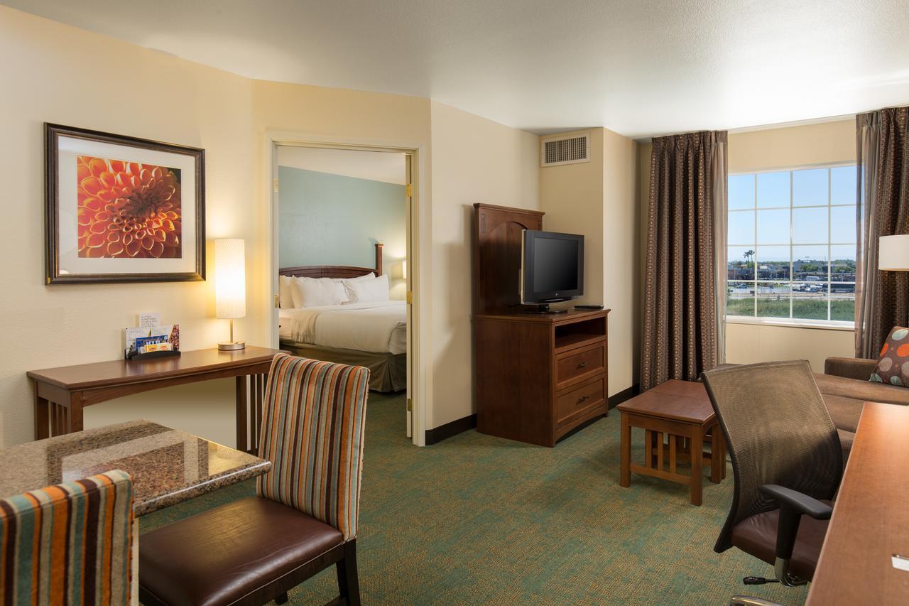 Staybridge Suites Sacramento-Folsom By Ihg מראה חיצוני תמונה